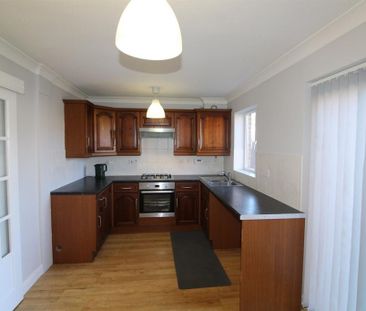3 bedroom detached house to rent - Photo 2