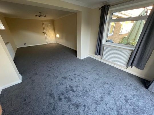 3 bedroom bungalow to rent - Photo 1