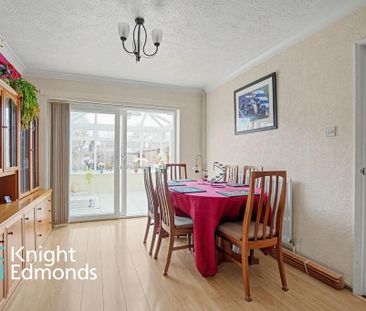 4 bedroom semi-detached house to rent - Photo 3