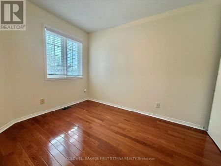 70 TRUMP AVENUE - Photo 3