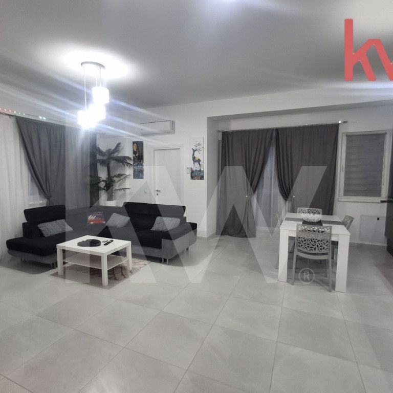 Apartament 2 camere, deosebit, de închiriat - Fotografie 1