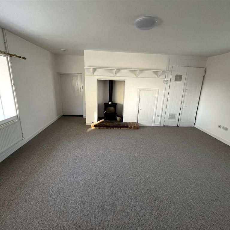 2 bedroom cottage to rent - Photo 1