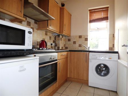 Studio to rent - Photo 2