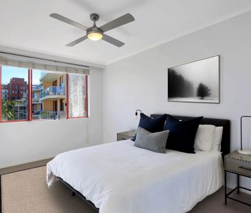 Spacious, light filled and convenient - Photo 6