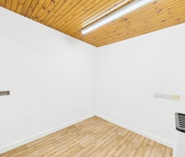 4 bedroom detached house to rent - Photo 2