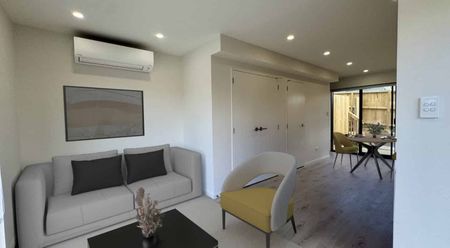 Modern Two-Bedroom, Two-Bathroom Home in Prime Birkdale Location - Photo 4