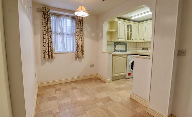 Moorwell Road, Scunthorpe - Photo 1