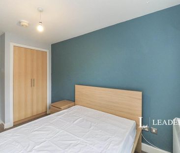 2 bedroom flat to rent - Photo 4
