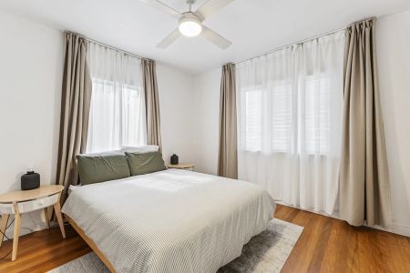 Fully renovated home in ideal location - Photo 3