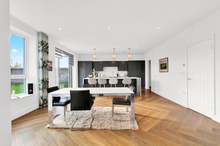 5 bedroom detached house to rent - Photo 5