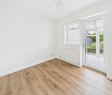 2 bedroom Detached bungalow to rent - Photo 4