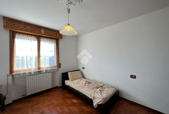 Porzione di bifamiliare in affitto