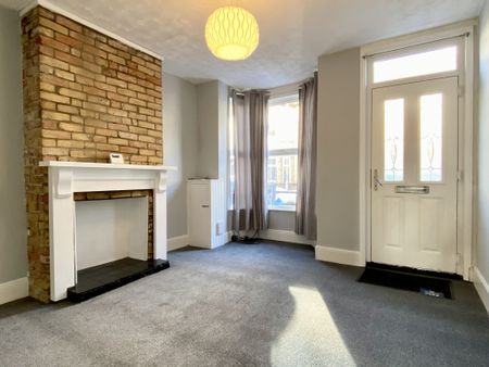 Two Bedroom Terraced House With Ground Floor WC TO LET - Photo 3