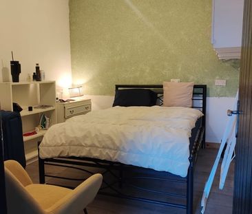 Room in a Shared House, The Glade, CR0 - Photo 2