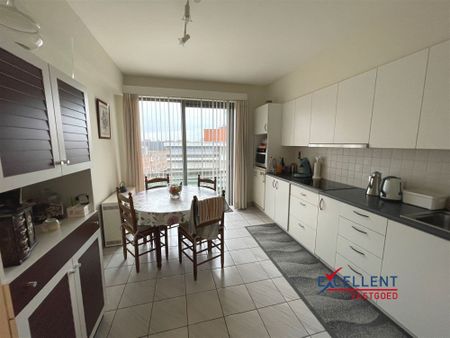 Zeer ruim 2-slaapkamer appartement te huur op de markt van Deinze! - Photo 5