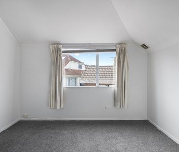 Modern Comfort & Convenience in the Heart of Ellerslie - Photo 6