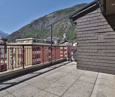 3.5 room attic apartment for rent in the center of Visp - Photo 2