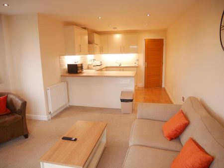 2 bedroom flat to rent - Photo 2