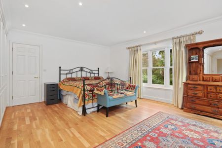 Grange Place, Walton-on-Thames, Surrey, KT12 - Photo 3