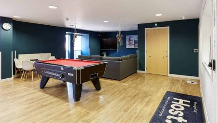 Classic En-suite in a 6-bed flat - Photo 5