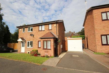 The Cloisters, Stapenhill, DE15 - Photo 2