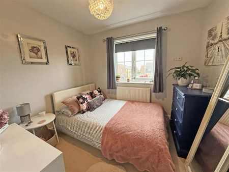 3 bedroom detached house to rent - Photo 4