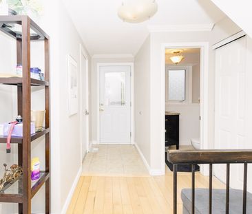 For Lease - 156 Valley Stream Drive Unit# B, South of Baseline to K... - Photo 2