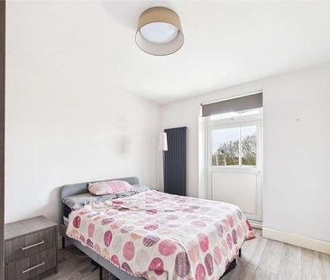 Oldfield House, West Drive, London, SW16 - Photo 4