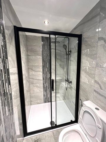 Shared Room to let in a shared flat - for single female only- £850 inclusive bills - Photo 5