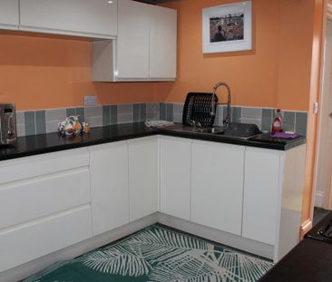 2 bedroom terraced house to rent - Photo 5