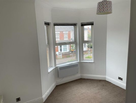 Hurst Grove, Bedford - Photo 1