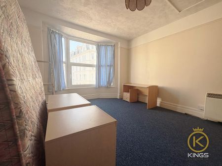 3 bedroom apartment to rent - Photo 2