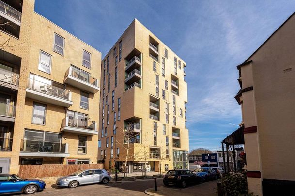 2 bedroom flat to rent - Photo 1