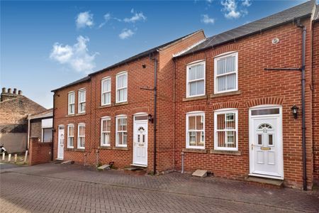2 bed terraced house to rent in Ewart Street, Scarborough, YO12 - Photo 2