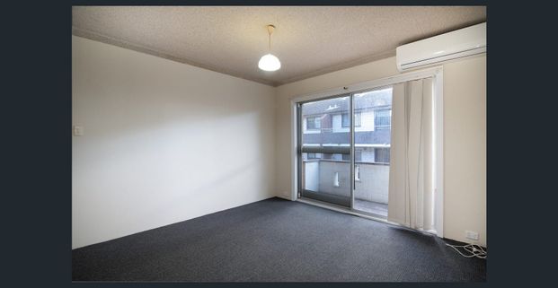 Air conditioner, top floor, balcony, 2 beds - Photo 1