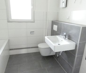 *** Großzügige 3-Zi-Wohnung mit zwei Loggien in Essen-Frohnhausen *** - Foto 2