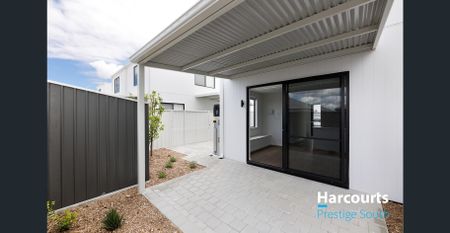 Brand New Townhouse Living in Hilbert's Sienna Wood Estate. - Photo 4