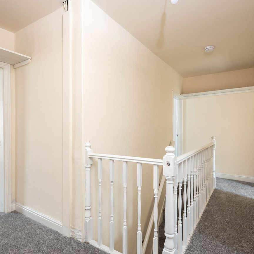 4 bedroom Terraced House to rent - Photo 1