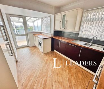 3 bedroom bungalow to rent - Photo 5