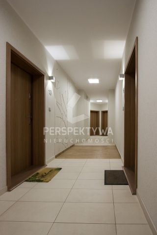 DO WYNAJĘCIA APARTAMENT Z GARAŻEM. UL. SUWALSKA - Zielona Góra - Zdjęcie 4