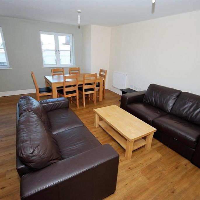 6 bedroom flat to rent - Photo 1