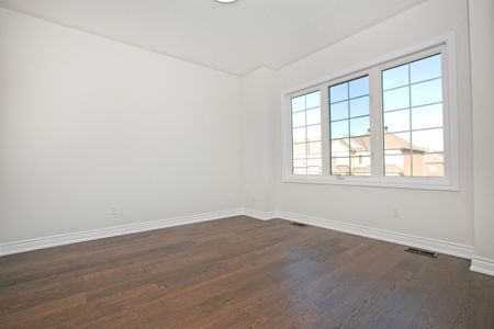 For Lease - 1115 Grainger Trail, Newmarket, Ontario - Photo 5