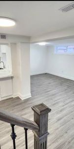 1 bedroom basement suite close to UofT $1375 - Photo 3