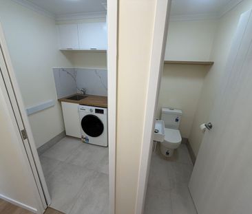 Renovated family home - great location - Photo 3