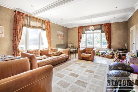 Rush Green, Hertford - Photo 5