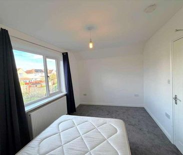 St Werburgh Crescent, Rochester, ME3 - Photo 5