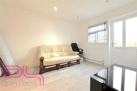 Hinton Avenue, Hounslow, TW4 - Photo 2