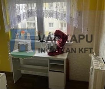 Kiadó részlegesen felújított panel lakás - Székesfehérvár - Photo 6