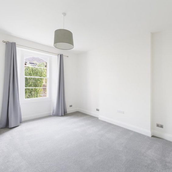 1 Bed Flat - Photo 1