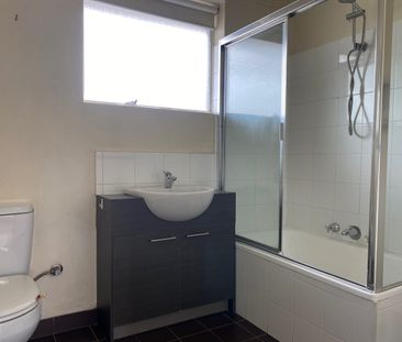 6/3 Hargreaves Crescent, Braybrook, Vic 3019 - Photo 3